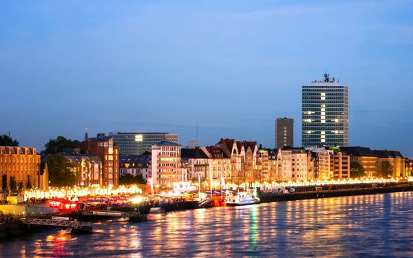 Düsseldorf (DE), Rathausufer -- 2014 -- 2154