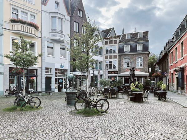 Aachen (DE), Domhof -- 2021 -- 4864