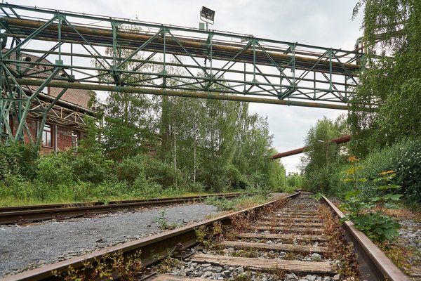 Duisburg (DE), Landschaftspark Nord, Alte Gleisanlage -- 2022 -- 0057