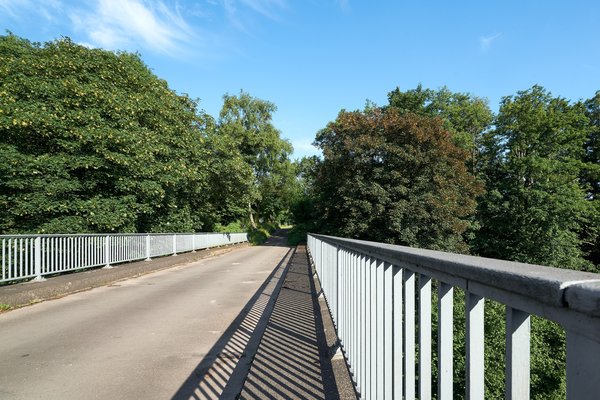 Mülheim an der Ruhr (DE), Brücke über A52 -- 2022 -- 0126