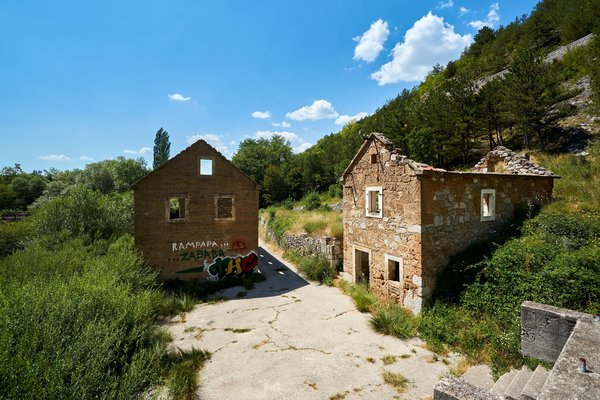 Knin (HR), Altes Wasserkraftwerk -- 2022 -- 0018