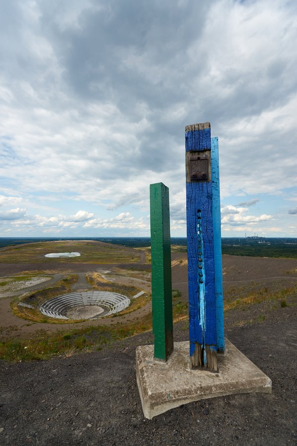 Bottrop (DE), Halde Haniel, Totems -- 2023 -- 0072