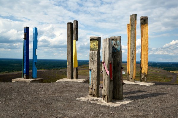 Bottrop (DE), Halde Haniel, Totems -- 2023 -- 0086
