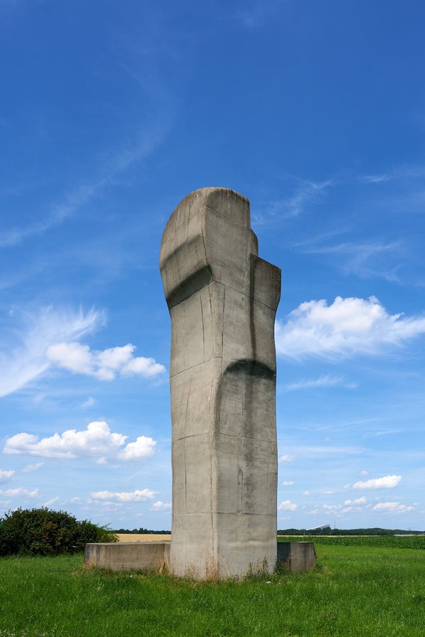 Neuss (DE), Raketenstation Hombroich, Skulptur „Begirari V“ -- 2024 -- 0050