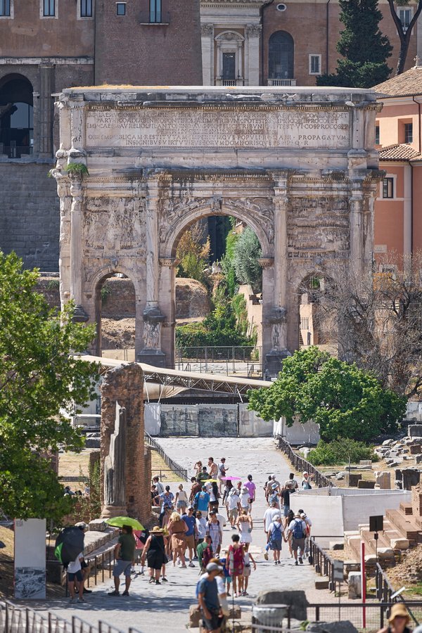 Rom (IT), Forum Romanum, Septimius-Severus-Bogen -- 2024 -- 0361