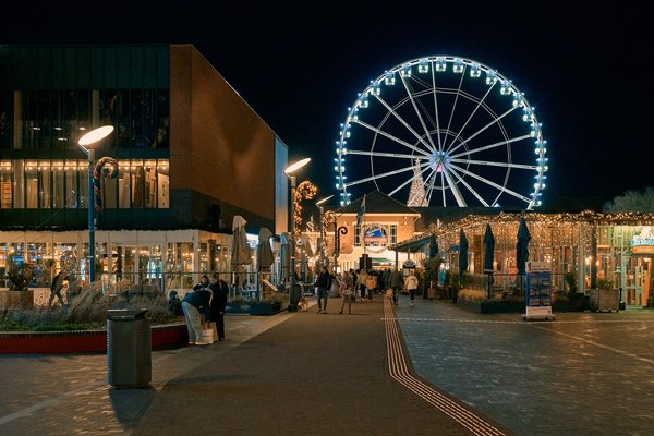 Roermond (NL), Designer Outlet & Riesenrad -- 2024 -- 0023